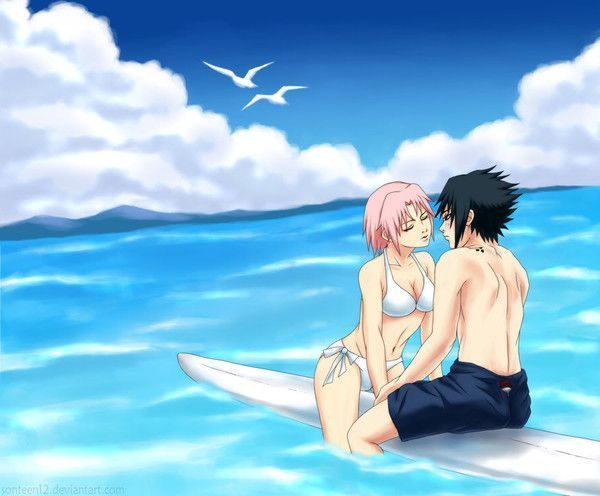 SasuSaku sur une planche de surf